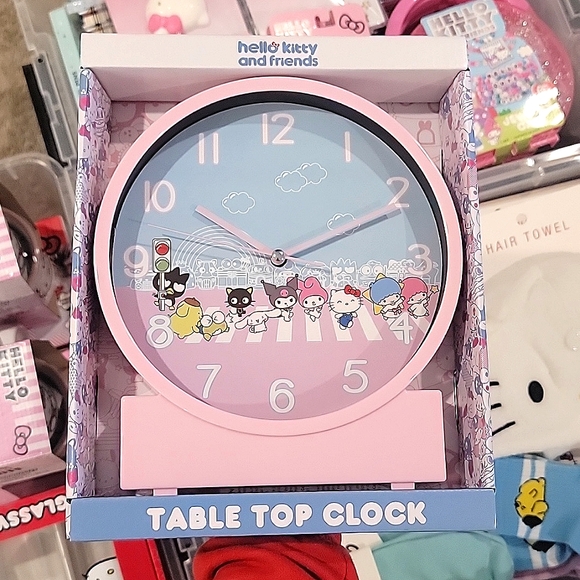 Hello Kitty Table Top Clock - Picture 1 of 1